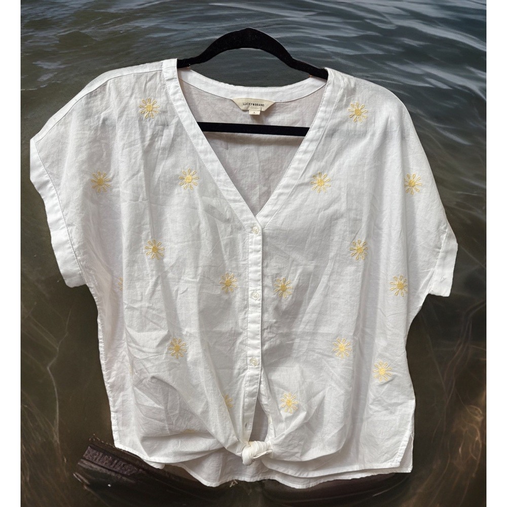 Lucky Brand White Short Sleeve Women's Blouse Size L Embroidered Yellow Stars